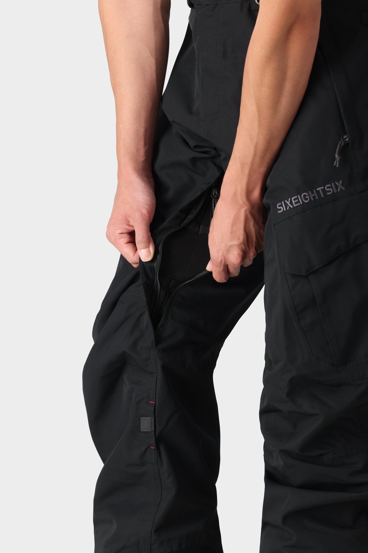 686 Smarty 3-In-1 Cargo-Short Snowboard Pants Black 2025 Men's Snow Pants 686