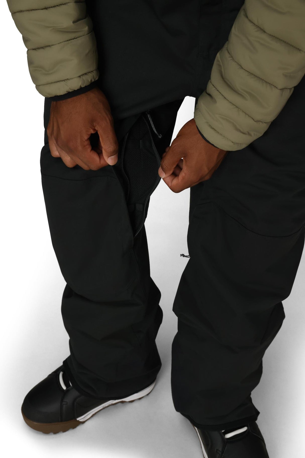 686 Hot Lap Insulated Snowboard Bib Pants Black 2026 Men's Snow Bib Pants 686