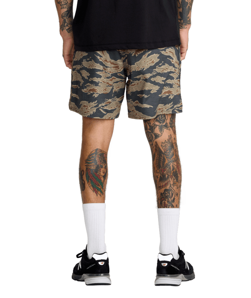 RVCA Yogger Recover 17" Shorts Tiger Camo Men's Walkshorts RVCA