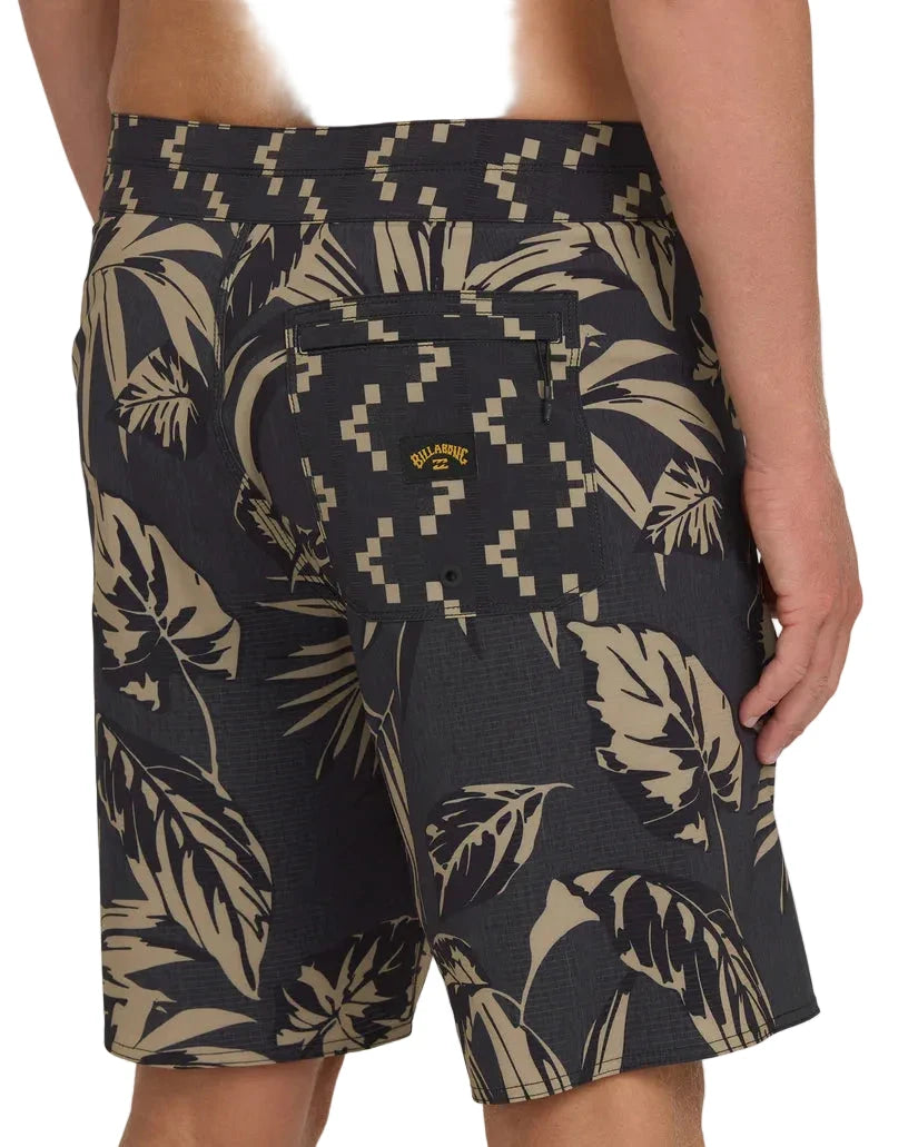 BILLABONG Good Times Pro 18" Boardshorts Black Men's Boardshorts Billabong