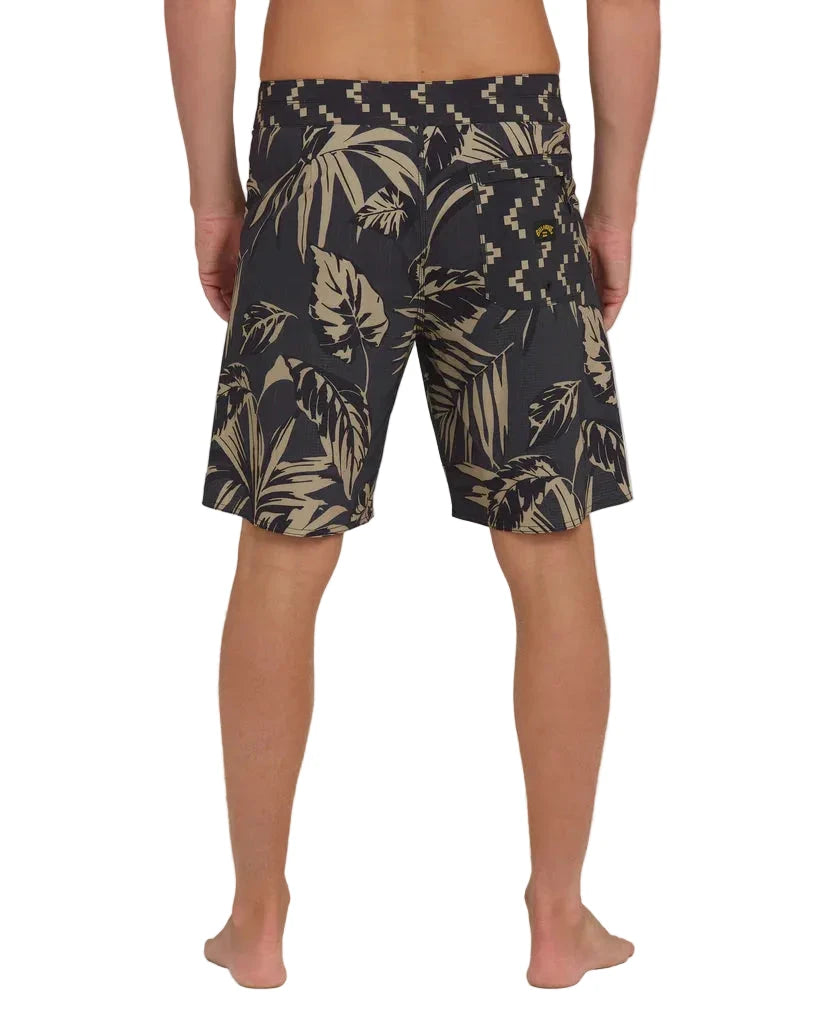BILLABONG Good Times Pro 18" Boardshorts Black Men's Boardshorts Billabong