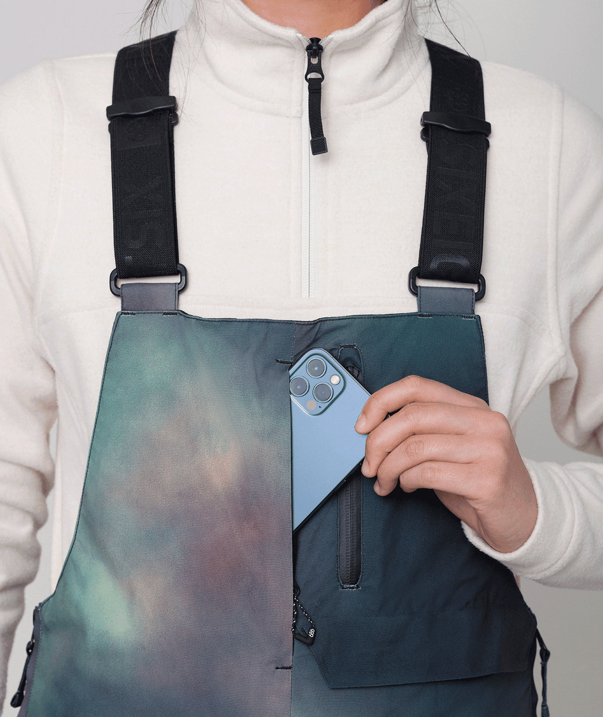 686 Women's Geode Thermagraph Bib Snowboard Pants Spearmint Spray 2024 Women's Snow Bib Pants 686