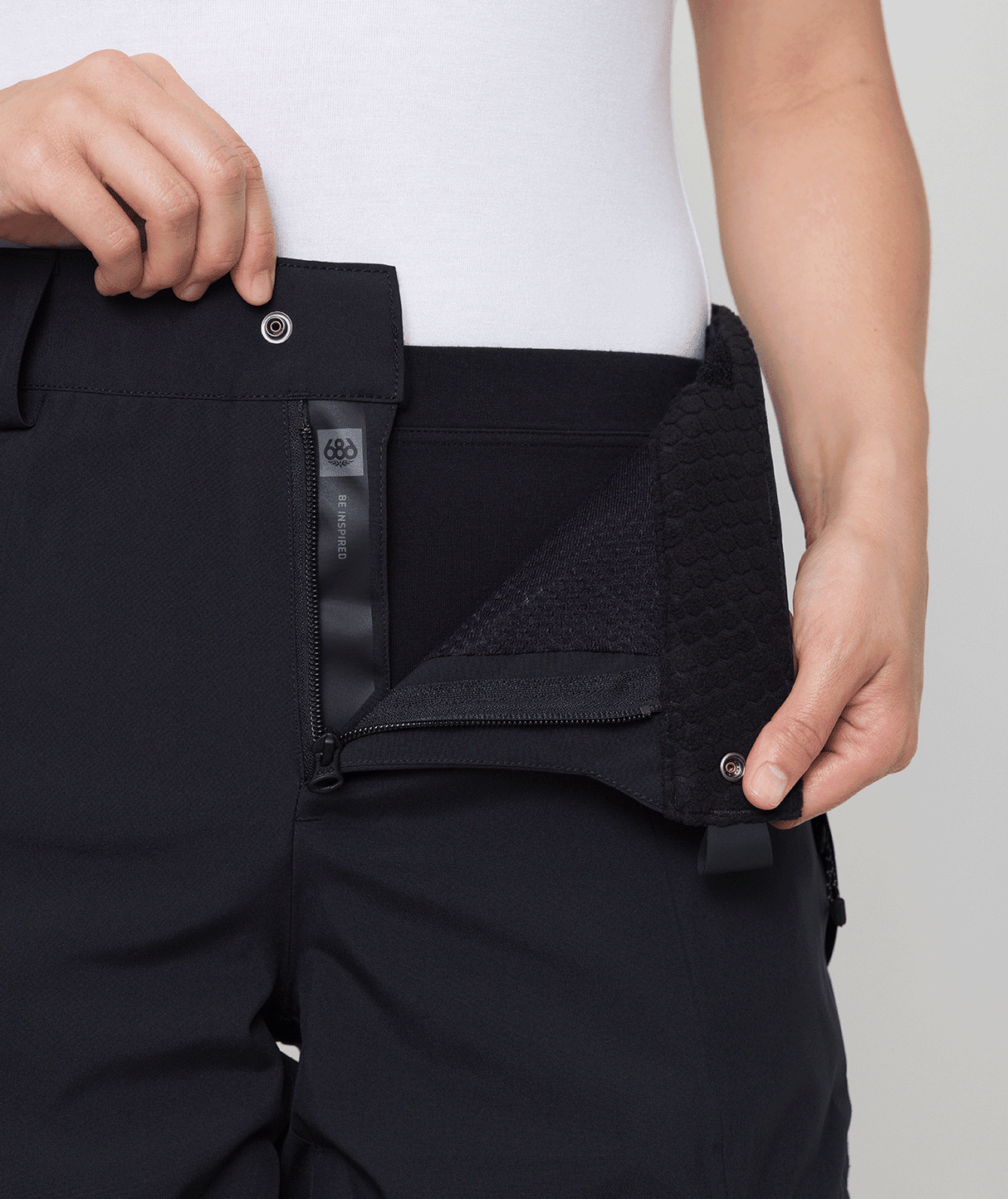 686 Women's Geode Thermagraph Snowboard Pants Black 2023 Women's Snow Pants 686