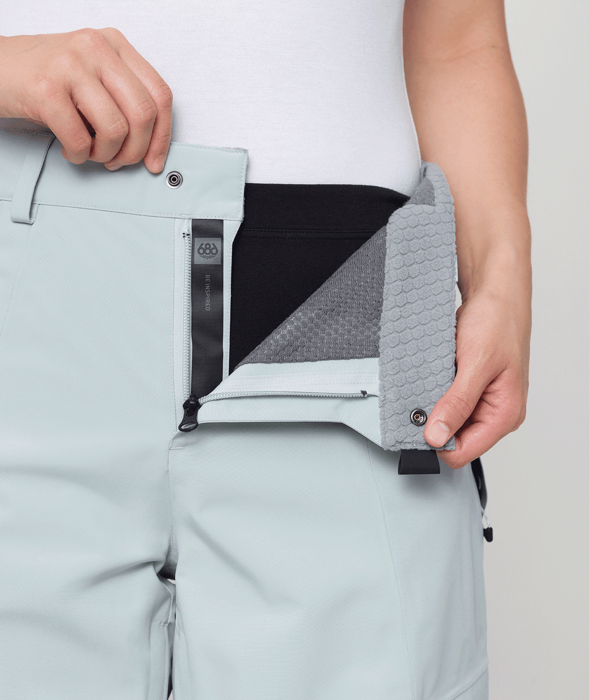 686 Women's Geode Thermagraph Snowboard Pants Dusty Sage 2024 Women's Snow Pants 686