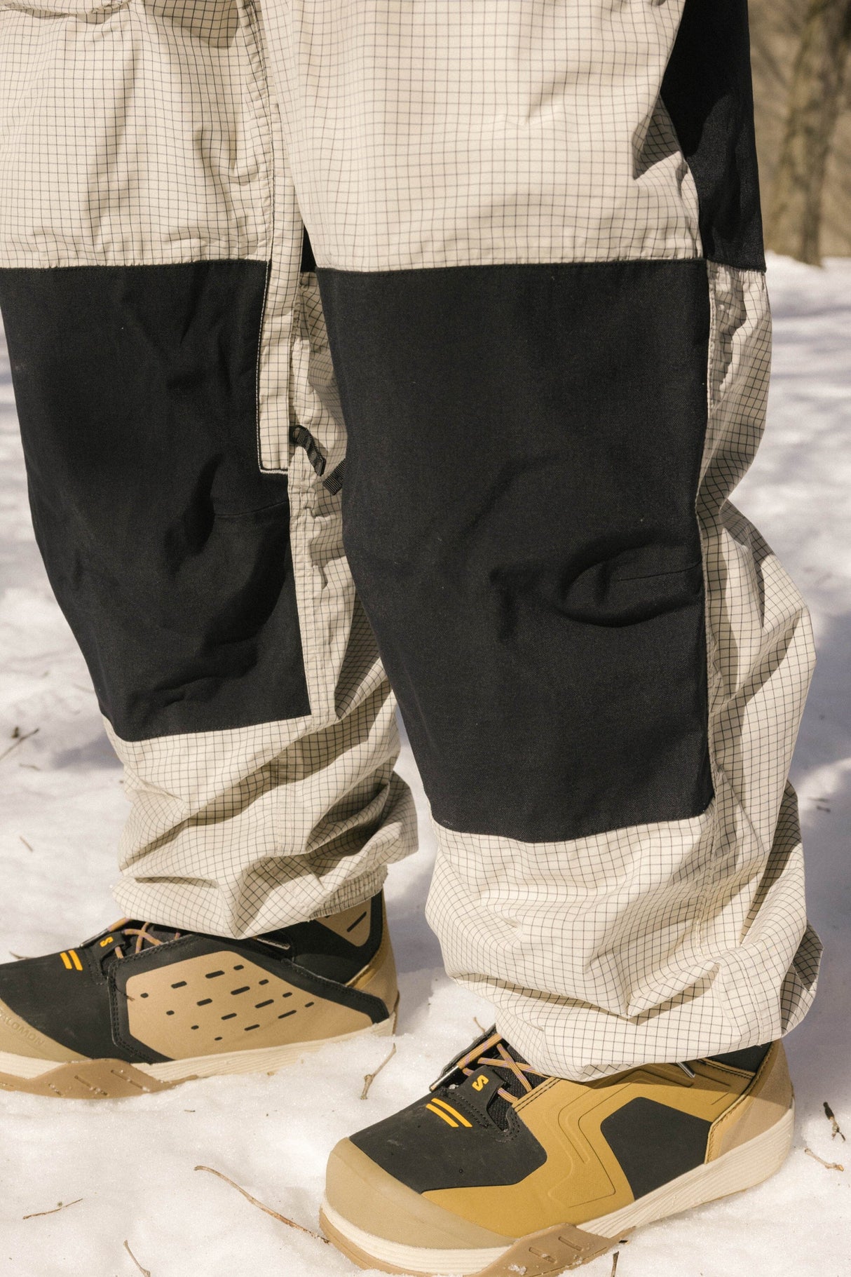 686 Ghost 2.5L Snowboard Pants Limestone Grid 2026 Men's Snow Pants 686