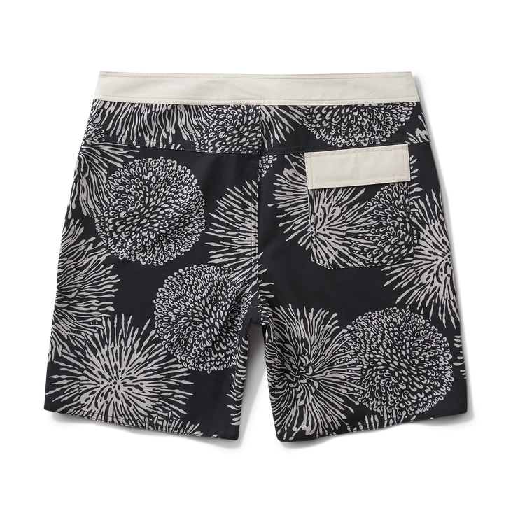 ROARK Passage 18.5" Boardshorts Black Floral Men's Boardshorts Roark Revival
