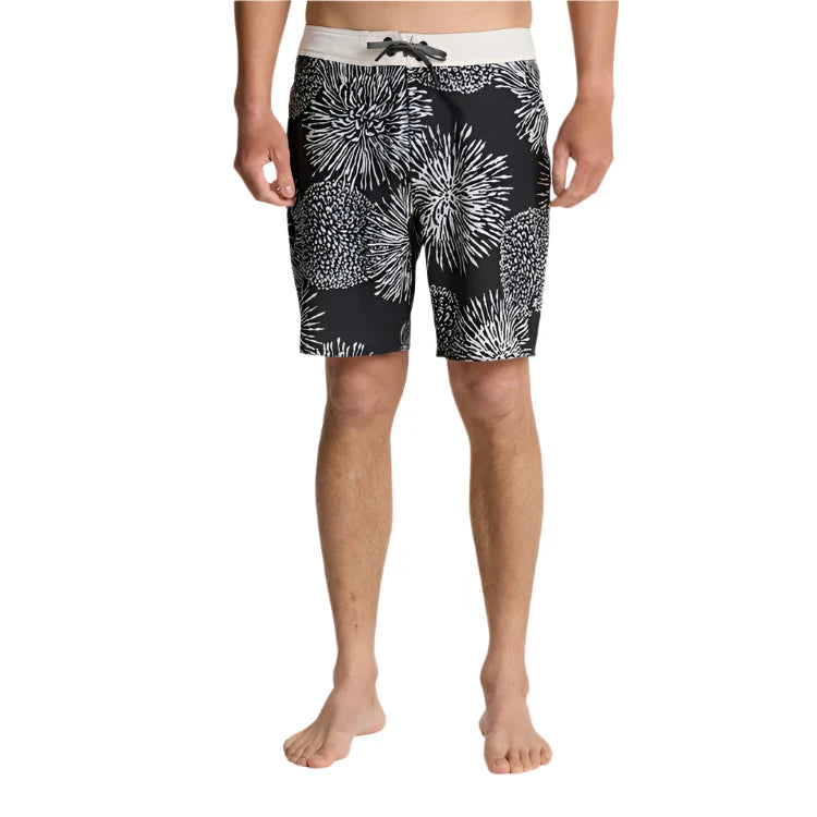 ROARK Passage 18.5" Boardshorts Black Floral Men's Boardshorts Roark Revival