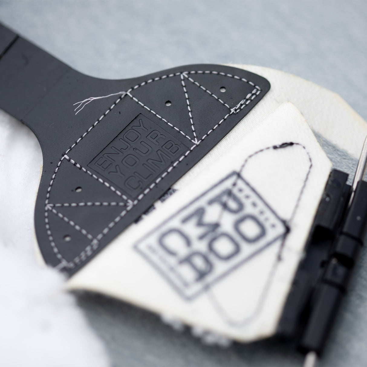 JONES Nomad Quick Tension Tail Clip Splitboard Skins Grey Group D 2021 BACKCOUNTRY EQUIPMENT - Splitboard Skins Jones Snowboards