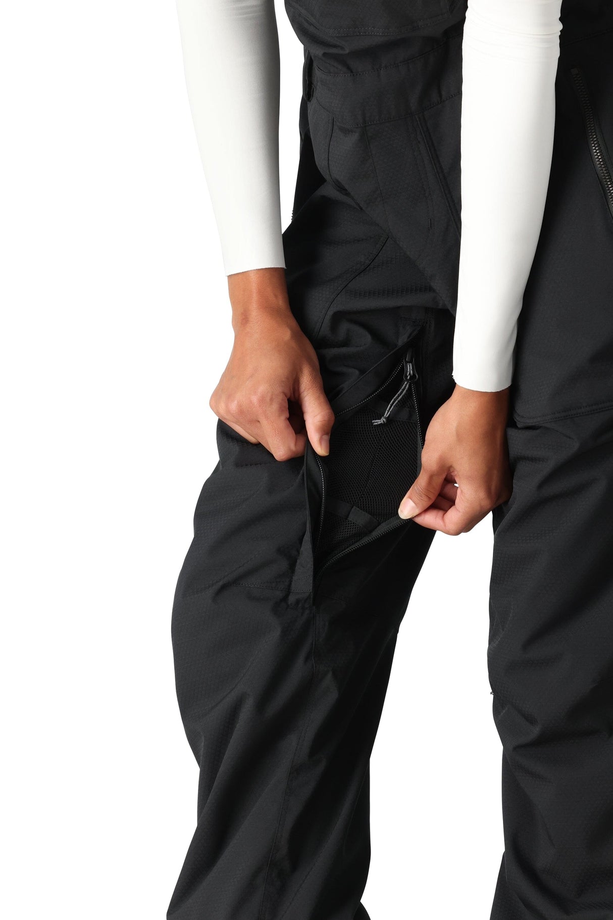 686 Women's Black Magic Insulated Bib Snowboard Pants Black Geo Jacquard 2025 Women's Snow Bib Pants 686 