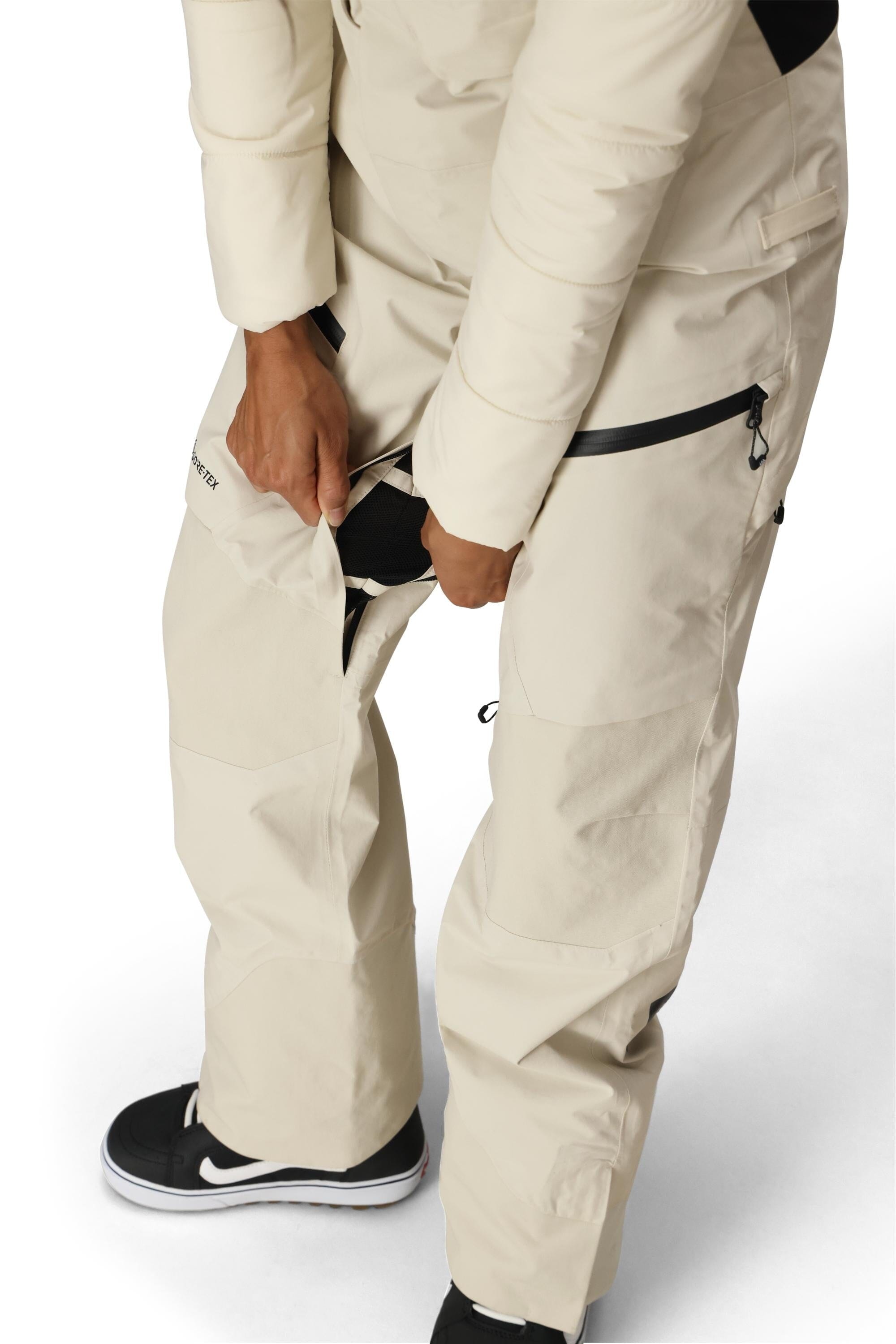 686 Women's GORE-TEX Dispatch Shell Bib Snow Pants Limestone 2026 Women's Snow Bib Pants 686 