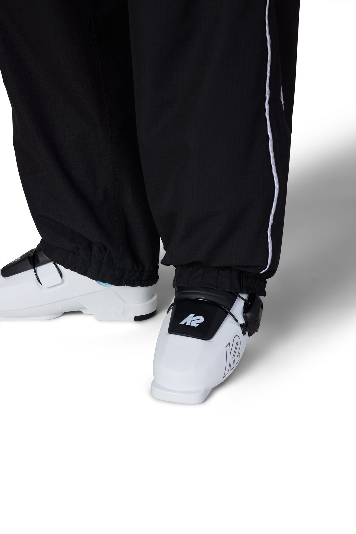 686 Women's Hellcat Shell Snow Pants Black 2027 Women's Snow Pants 686 