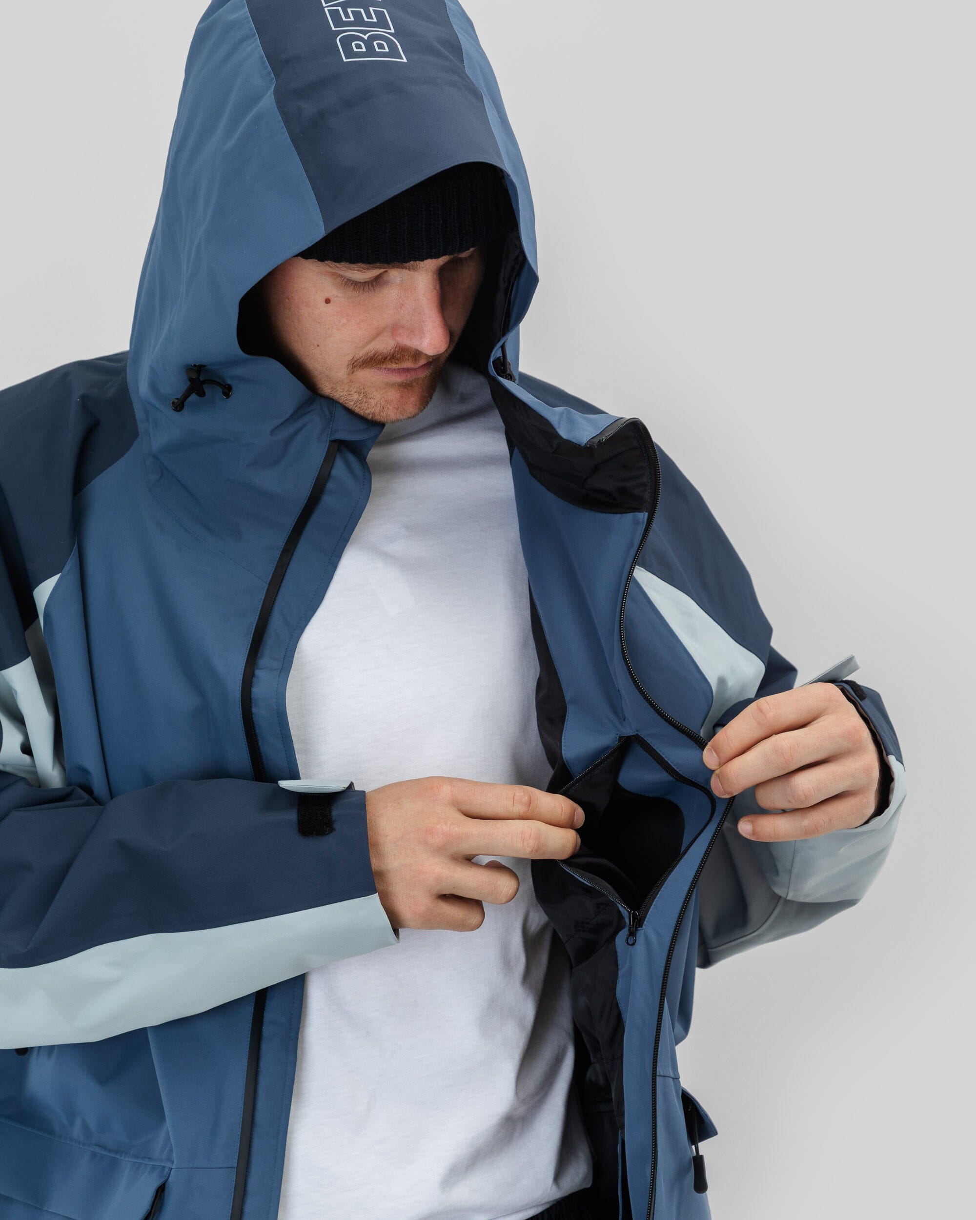 BEYOND MEDALS Nostalgia 2L Snow Jacket Blue 2026 – Freeride Boardshop