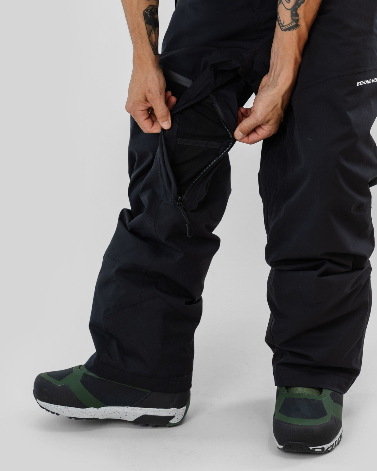 BEYOND MEDALS Zip 2L Snow Pants Black 2026 Men's Snow Pants Beyond Medals 