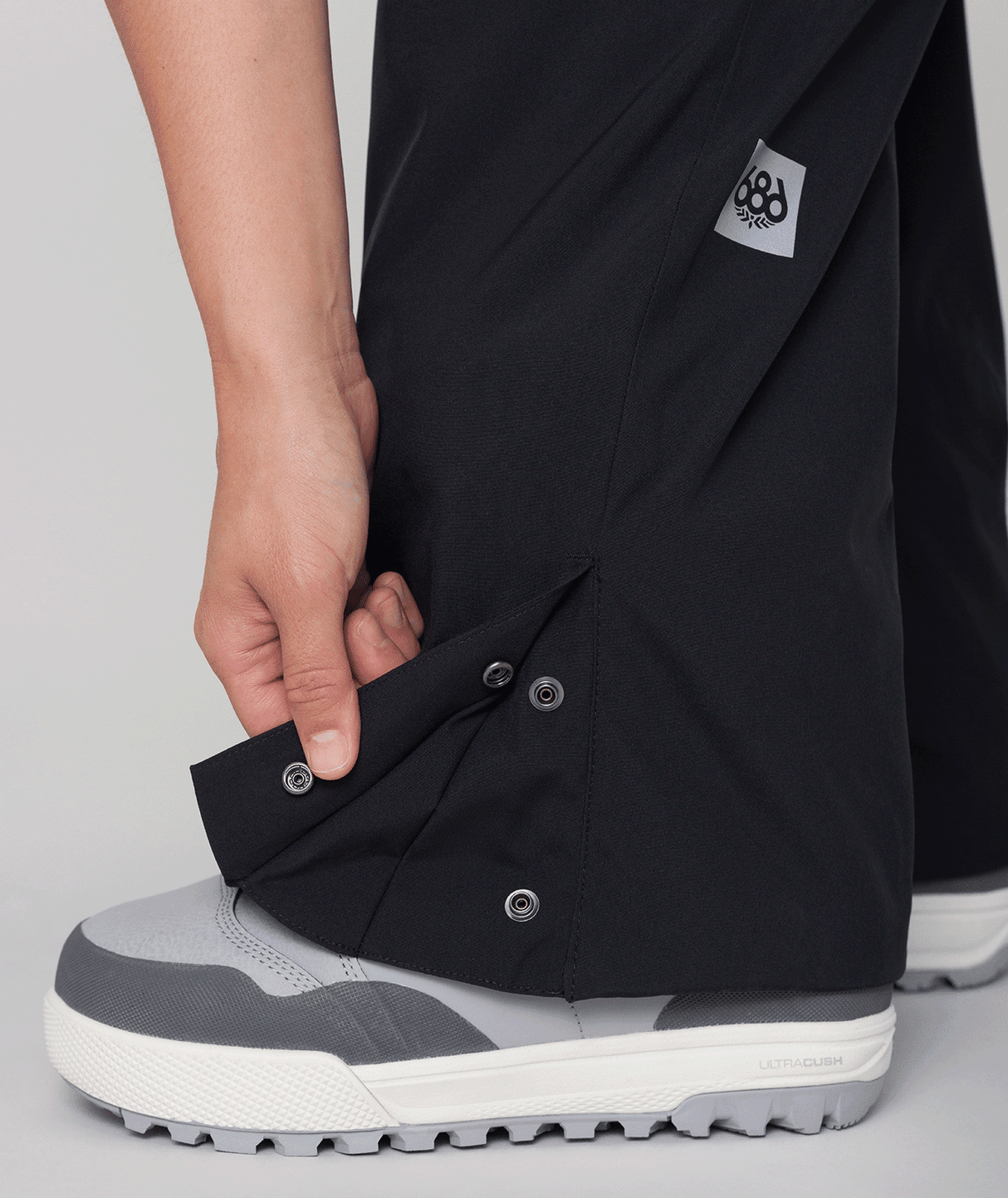 686 Women's Geode Thermagraph Snowboard Pants Black 2023 Women's Snow Pants 686 