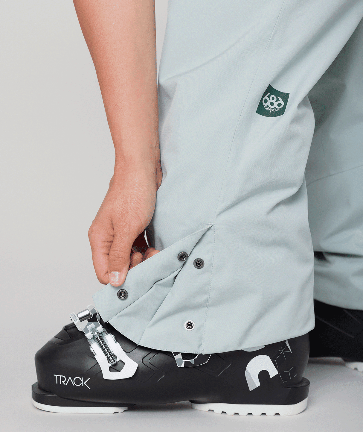 686 Women's Geode Thermagraph Snowboard Pants Dusty Sage 2024 Women's Snow Pants 686 