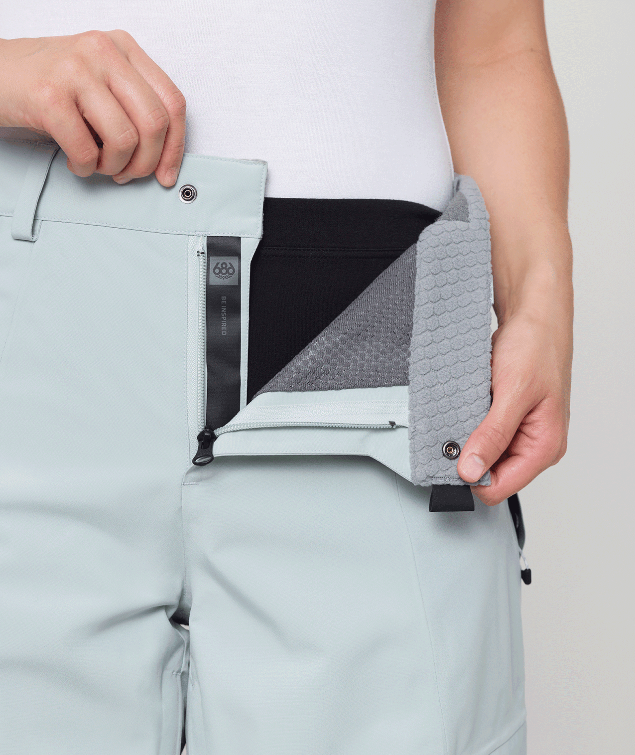 686 Women's Geode Thermagraph Snowboard Pants Dusty Sage 2024 Women's Snow Pants 686 