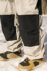 686 Ghost 2.5L Snowboard Pants Limestone Grid 2026 Men's Snow Pants 686 