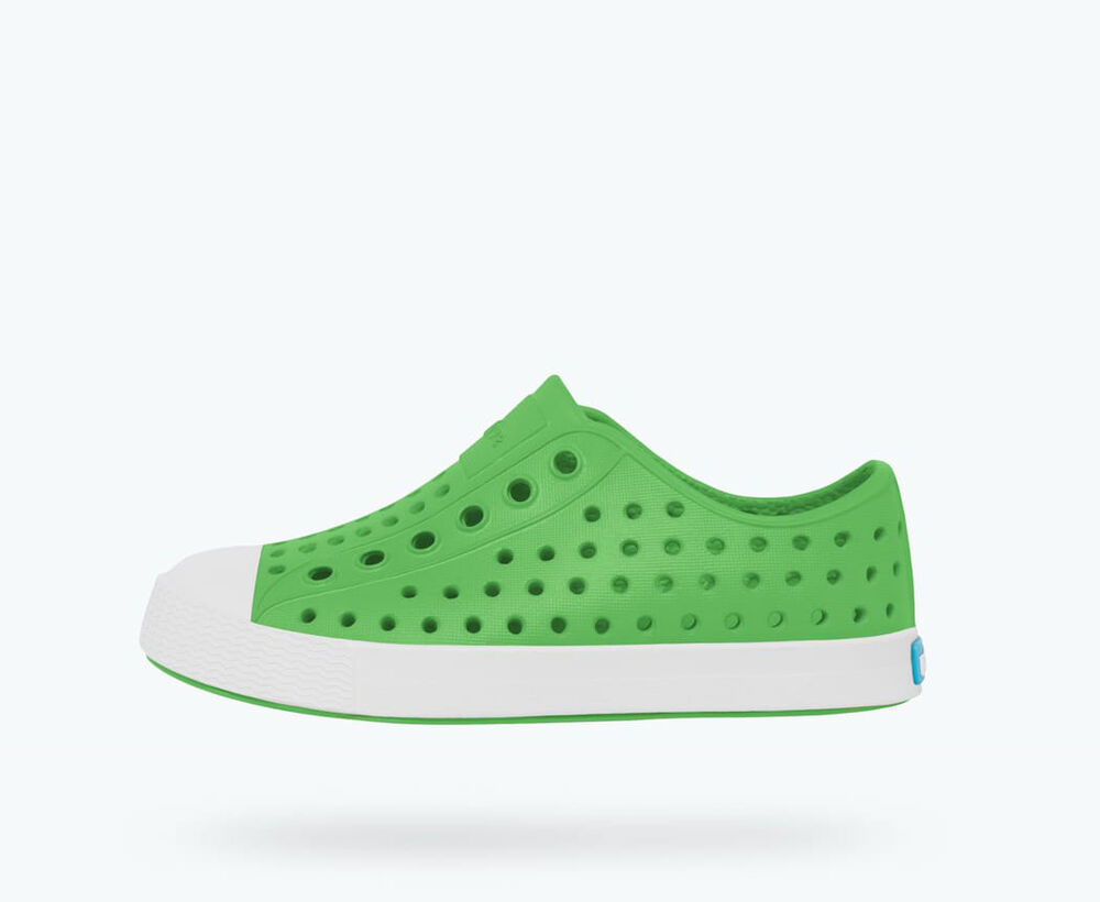 NATIVE Jefferson Child Shoes Grasshopper Green/Shell White
