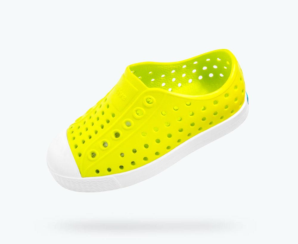 NATIVE Jefferson Child Shoes Glow Green/ Shell White FOOTWEAR - Youth Native and People Shoes Native Shoes 